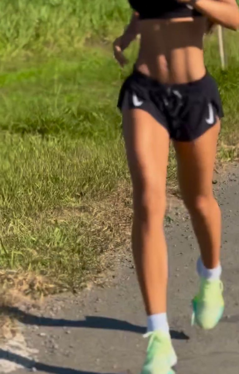 nina 𖦹 tweet media