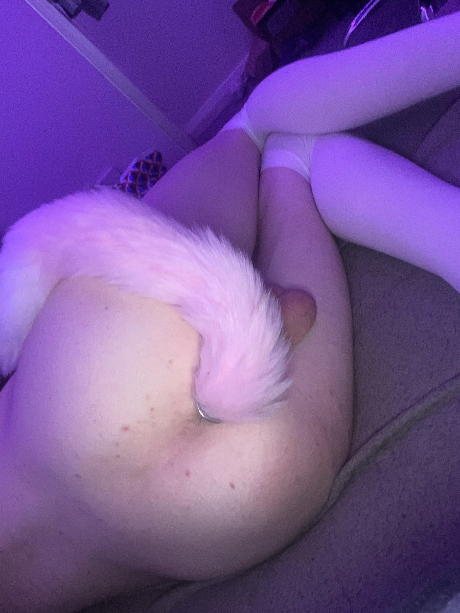 fmeboysecret's tweet photo. Needy puppy boy 😣👉🏻👈🏻 
@burnzzey2k20 
#femboy #tail https://t.co/5pGNW9Z05I