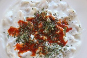 CompassandFork's tweet image. Manti with yogurt sauce is traditional.  It will usually have garlic as well bit.ly/2tUsfF6 #recipe #easyrecipe #turkish