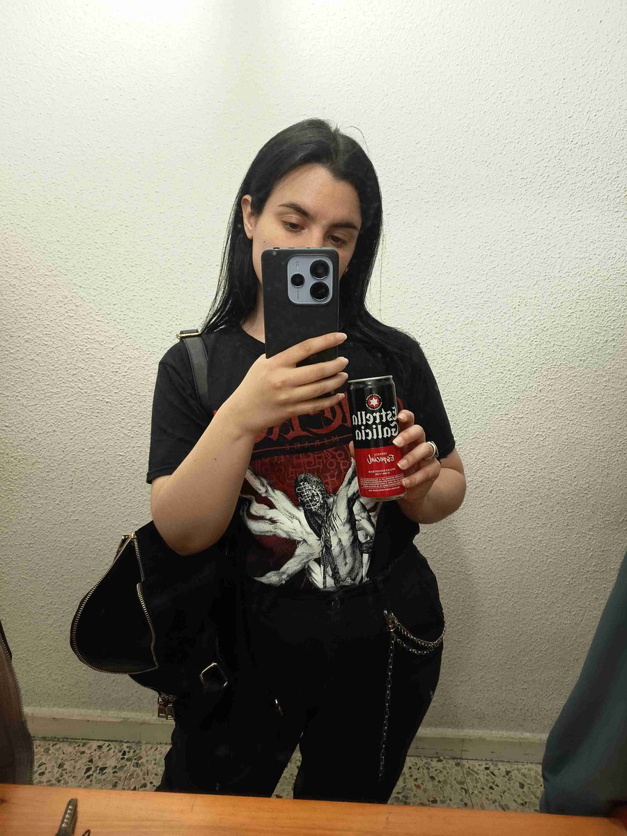 ⛥ B̷e̷a̶ ⛧ tweet media