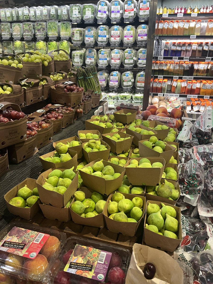 eimne_r's tweet photo. The crispy and juicy flat peaches are relatively sweet https://t.co/LEFtY4gMbN