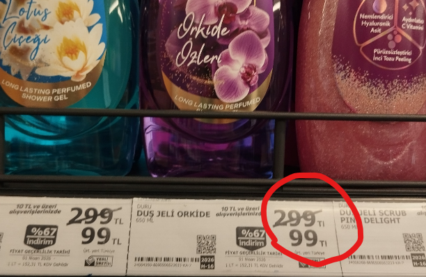 siviltepki's tweet photo. İnternette 1 yılda hiç 299 TL olmayan ürün,
99 TL'ye indirime giriyor.

Şimdi @A101iletisim 'e soralım:

Mağazalarınızda bu ürünü kaç ay boyunca;
299 TL'den sattınız?

@ticaret bakanlığı A101'in bu indirimi gerçek mi?

Takip edin: @siviltepki  Teşekkürler @sokerdaz  

#30Euro https://t.co/s9wt7V3SeK