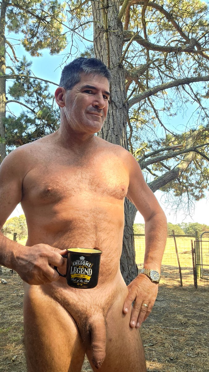 NakedDownunder tweet media