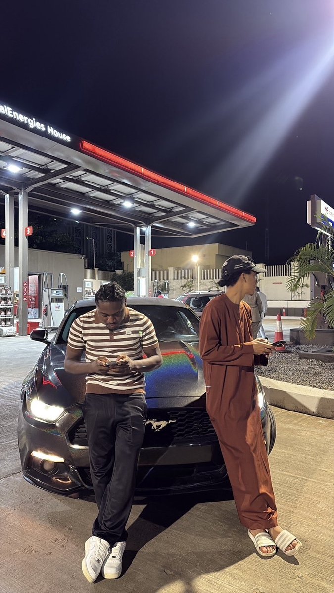 Crypto Godwin tweet media