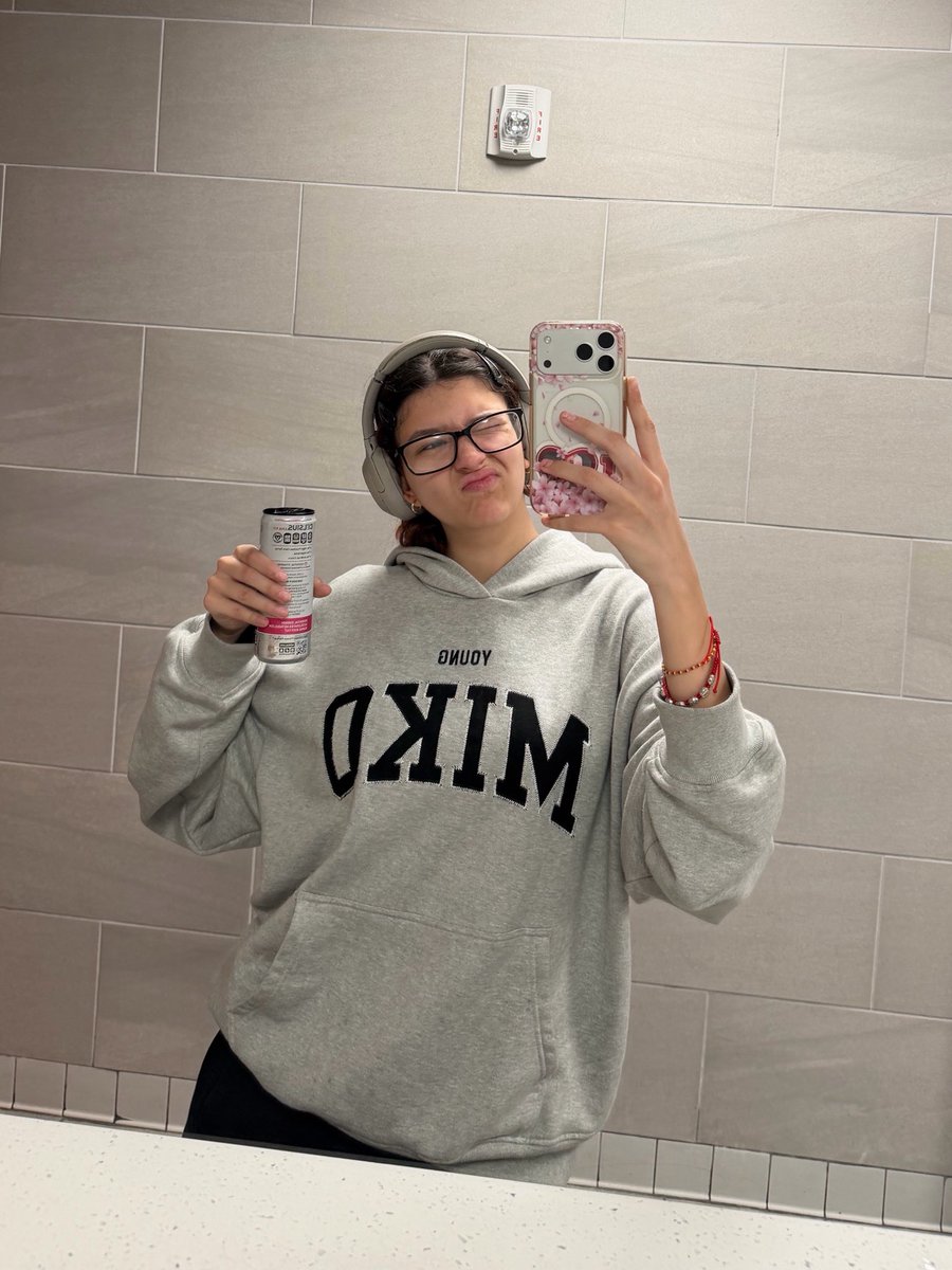 colombinicana's tweet photo. toda la semana en el gym, y en el weekend lo enseño to’ 😇 #biaf<3 https://t.co/rwoJIqRcVM