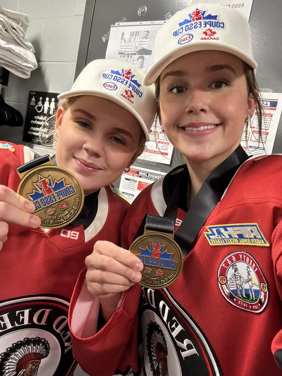 RDPQueensHockey's tweet photo. We would like to give a huge congratulations to our incoming recruits, Bailey Rogers and Ceder Thorburn from the @sfundmidgetaaa on winning the Esso Cup! We are proud to welcome you to our program and can’t wait to see all that you accomplish next! Congrats champions! https://t.co/ouqqRTGhfY