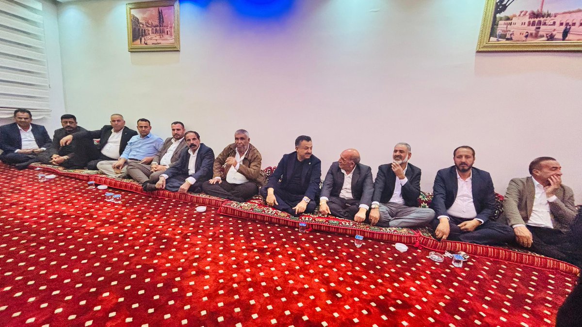 HikmetBasak_63's tweet photo. Mehmet Ölmez’in ev sahipliğinde kıymetli hemşehrilerimizle bir araya geldik, birlik ve beraberliğimizi pekiştirdik.
Nazik ev sahipliği ve gönül sofraları için Mehmet Ölmez’e ve tüm hemşehrilerimize teşekkür ediyorum. https://t.co/E4MhUiOuPm