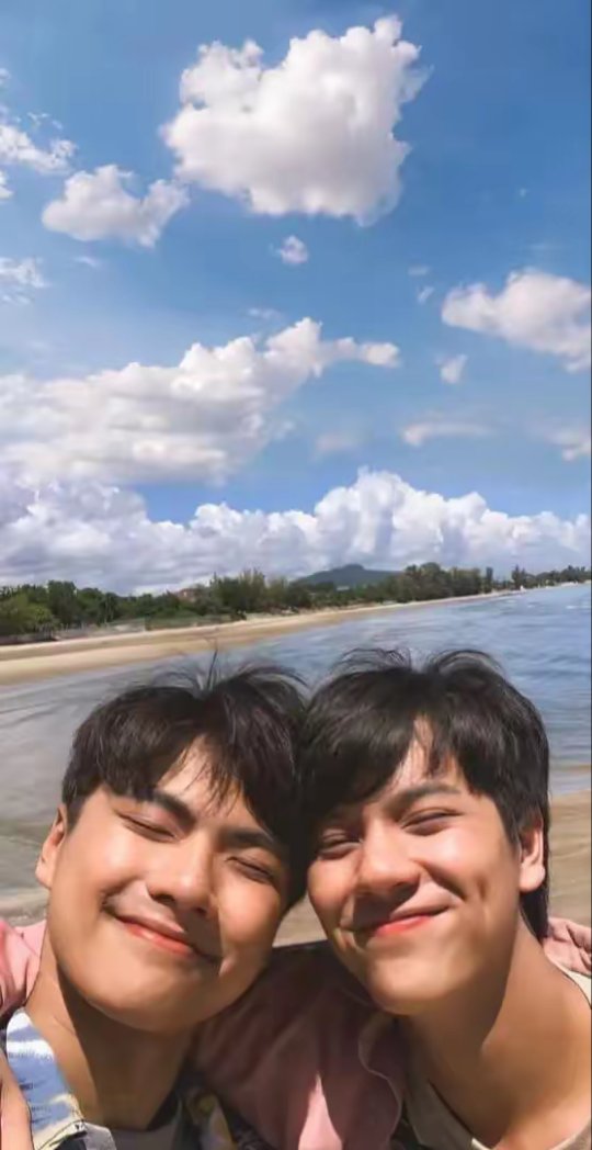 ONL_1485's tweet image. 💚❤🧡💙
#โอมนนน #OhmNanon #ohmpawat #mynameisnanon