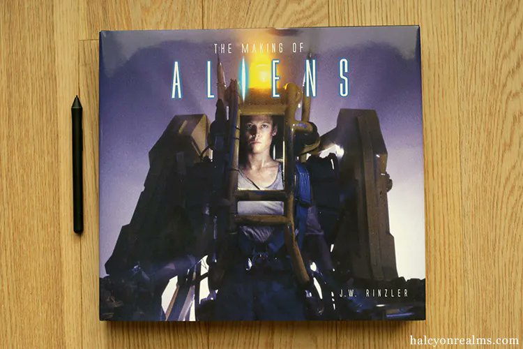 blauereiter's tweet image. I heard it’s #alienday ! ( a nod to the planet LV-426 )

Here are some excellent art/making of books from the Alien universe that I've reviewed over the years; link to full list in comments section below 👇

#alien #xenomorph #lv426 #aliens #alienday2026