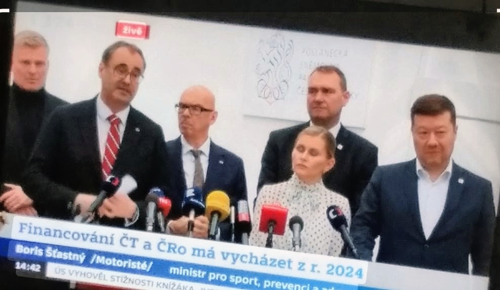 <a href="/jura_haczek/">Jura Háček 🇨🇿🇪🇺🇺🇦 (jirka maso :)</a> Snímek kde je vše! (neřešte 🙏kval.f)
Pohromadě tolik čehosi 💩smradlavého 💩, tak odpudivého!
Zlo, hlupáctví, hnus, ubohost, malost, snaha o zničení, pošpinění, zneužití, využití, znehodnocení, znesvěcení všeho.
Naše 🐷repre s podvodníci a hlodavčí 🐰 přikyvovačkou v jednom!