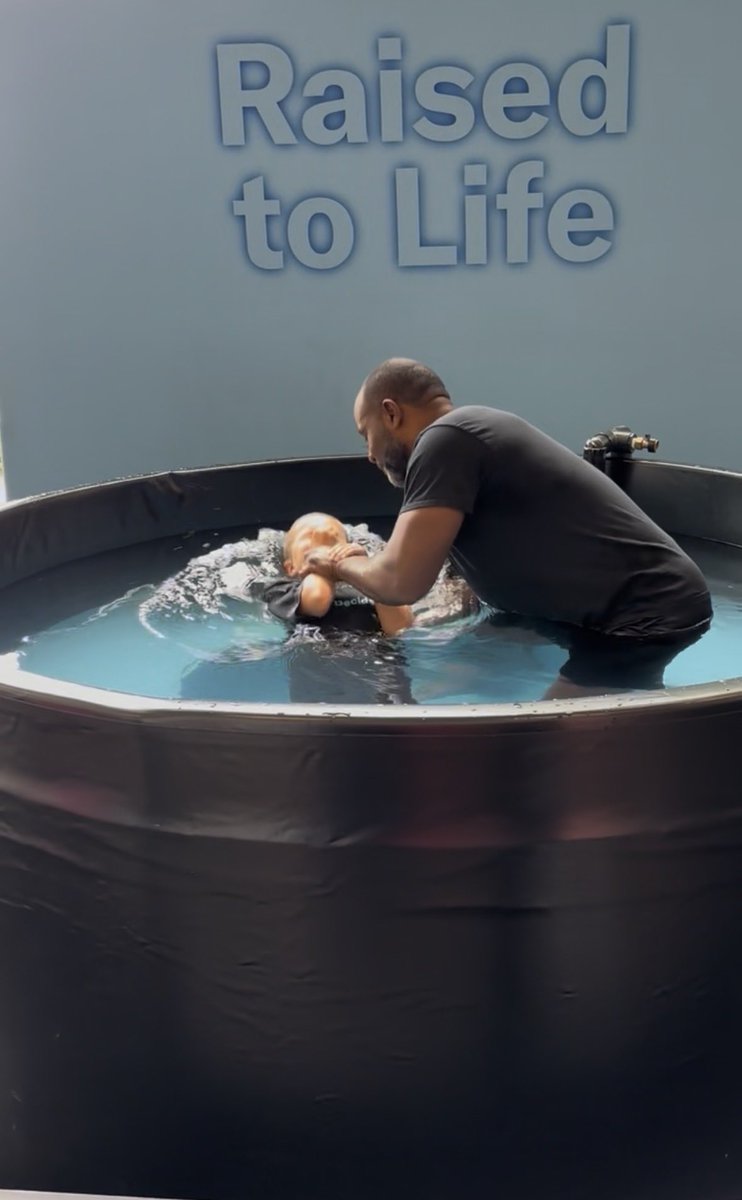 CoachBGarrison's tweet photo. Proud dad moment today! Our Brody Kade got baptized! 🙌 ✝️ https://t.co/95A5bxBNzu