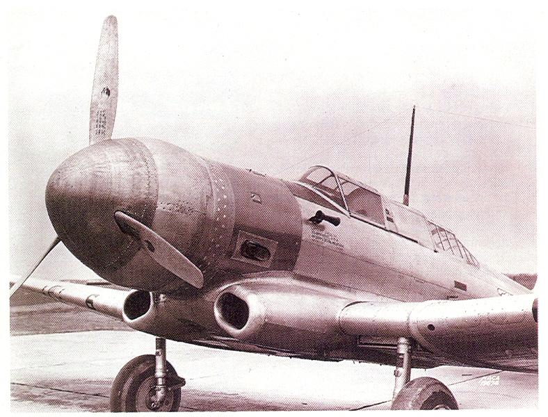 ノースロップA-17改造の気色悪いカウリングのNACAレポート(No.813)を発掘しました(・▽・)。こんな外見だけど発想はReport 595 Nose-Slotカウリングと同じで、空気は主翼付け根のダクトから吸って後ろから前にエンジンを抜いてスピナーとカウリング隙間の低圧域から抜いていました。