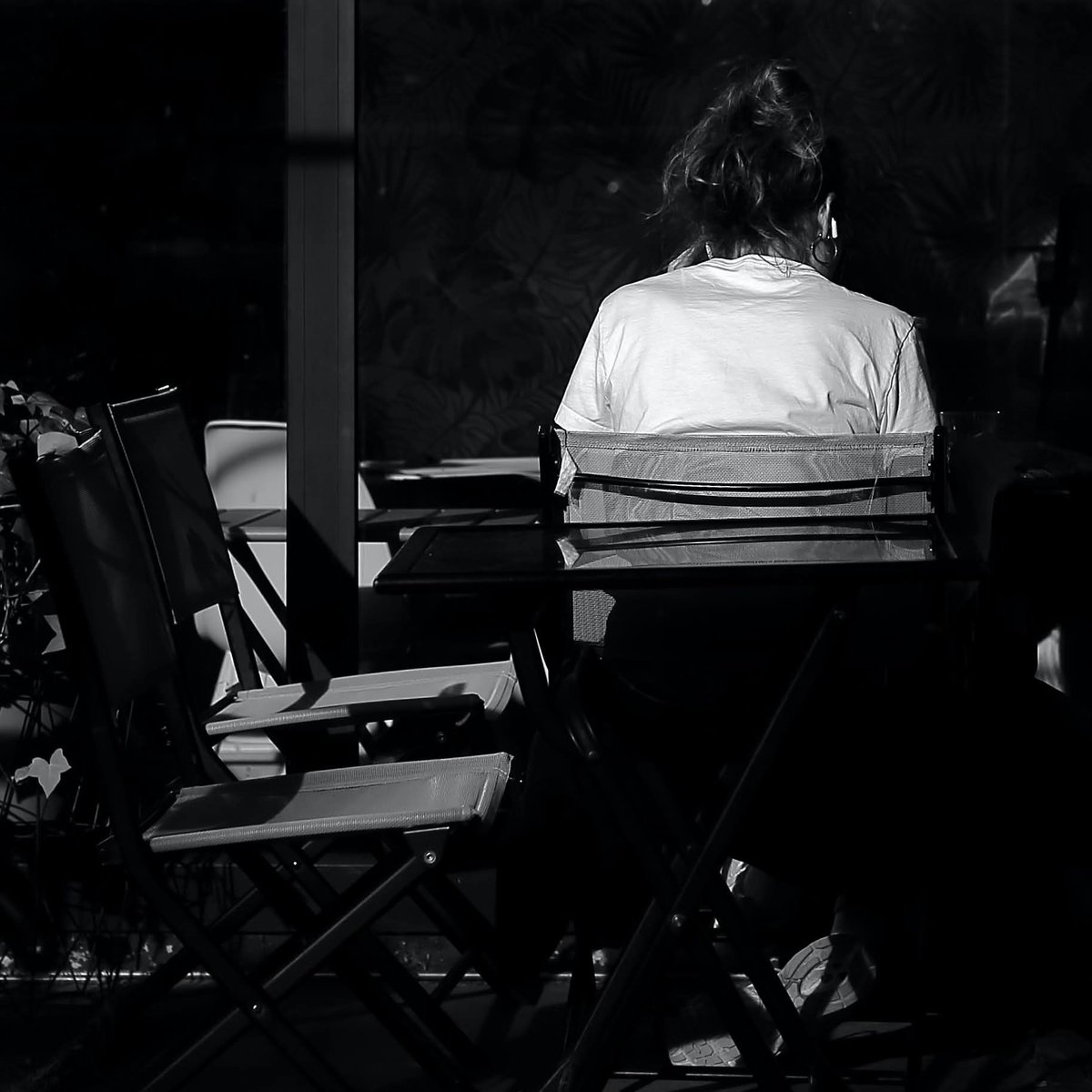 colinesss's tweet image. On the folding chair
#Street #streetphotography #blackandwhite #Paris #pascalcolin #canon #50mm