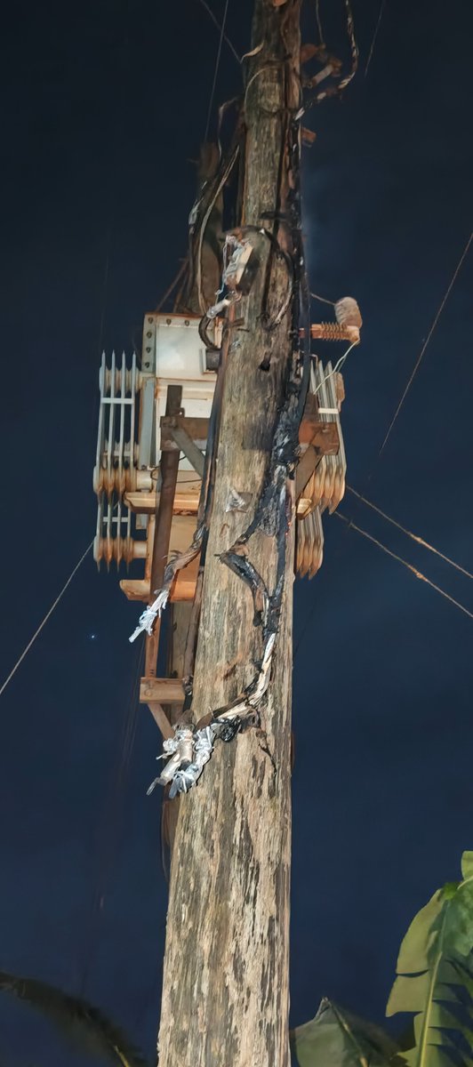 daudikire's tweet photo. @UEDCLTD i've been constantly reporting this issue in Busabala-kibiri and no reponce, and now this pole is on fire https://t.co/bs0mszn8Cf