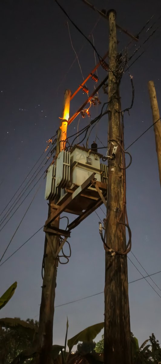 daudikire's tweet photo. @UEDCLTD i've been constantly reporting this issue in Busabala-kibiri and no reponce, and now this pole is on fire https://t.co/bs0mszn8Cf