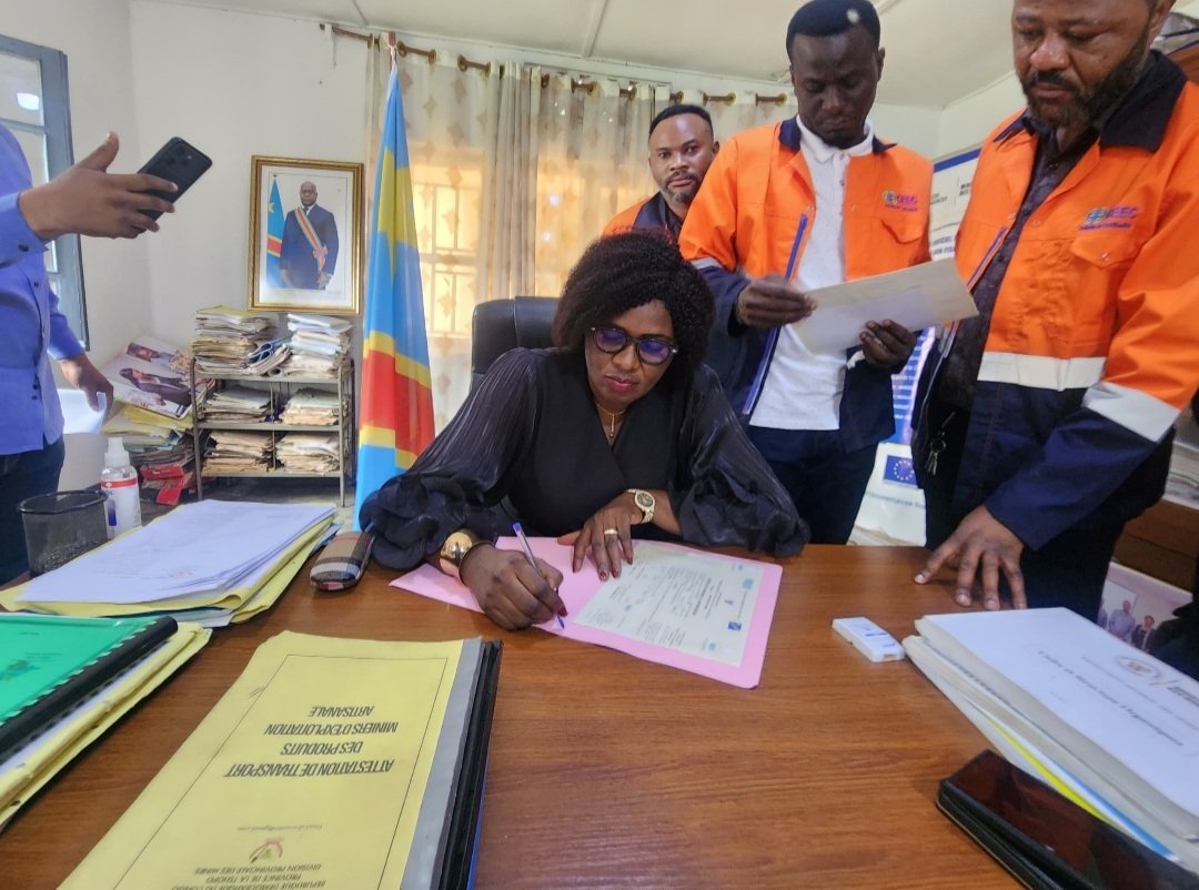 Junior576Ledy's tweet image. #TSHOPO🔴 #ANNIE_SHEKA_WEMBO, UNE FEMME COMPÉTENTE ET CHEVRONNÉE QUI FAIT RAYONNER  LA DIVISION PROVINCIALE DES #MINES AVEC UNE MAXIMISATION DES  RECETTES INÉDITES JAMAIS RÉALISÉES AVANT SON AVÈNEMENT, S’INSCRIVANT AINSI DANS LIGNE DROITE DE LA VISION DU PRÉSIDENT DE LA