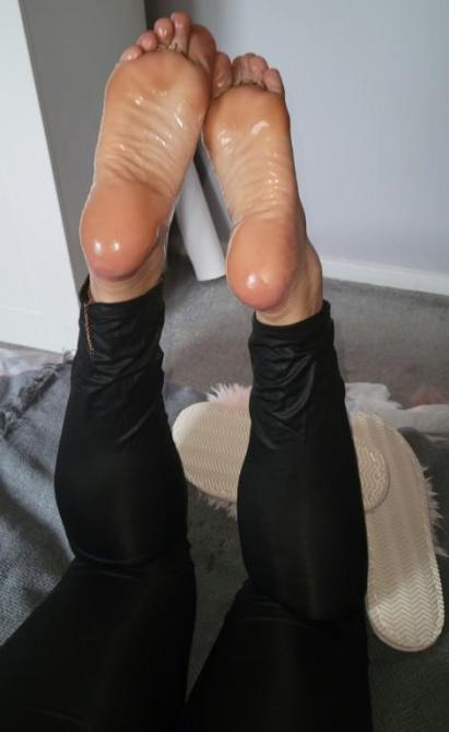 Brooke's Feet👣🇬🇧💋 In person sessions only💕 tweet media