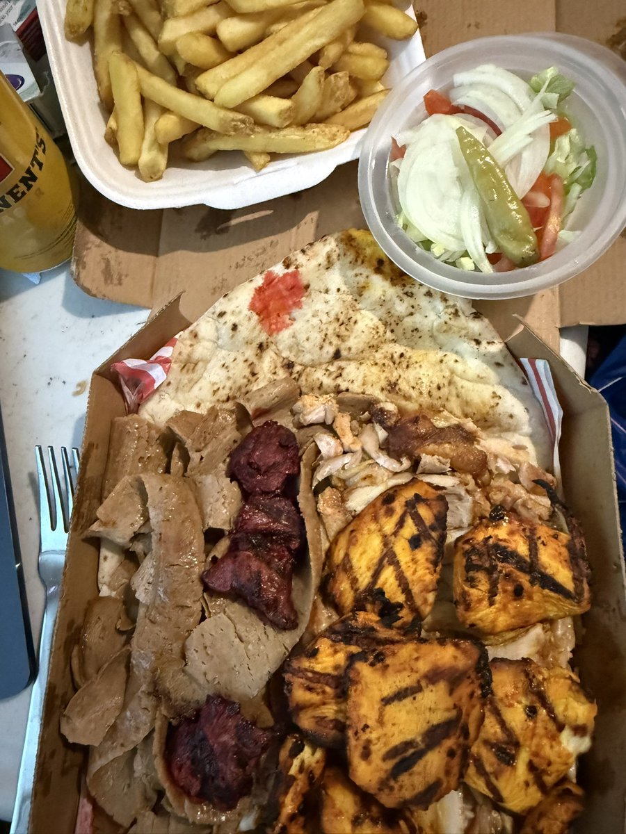 knoxycube's tweet image. “After a hard week… only one thing for it 😮‍💨🔥
Mixed kebab, chips &amp;amp; all the extras — proper reward scran 👌”

#KebabTime #FridayFeeling #Scran #Foodie #TreatYourself