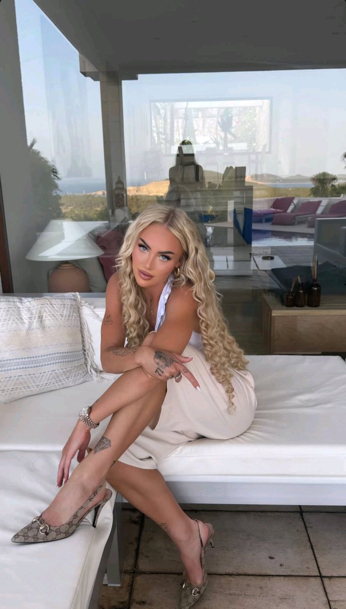 MRF_Queens's tweet image. Alisha Lehmann. 🫠
Elle en fait craquer plus d'un... 😍

#AlishaLehmann #Suisse #Leicester #WSL