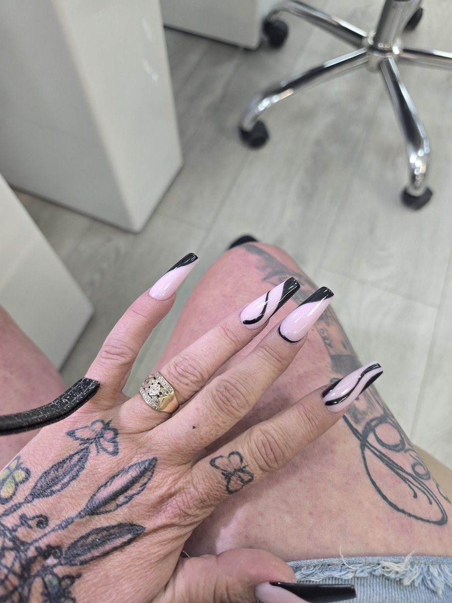 miss biscuit tweet media