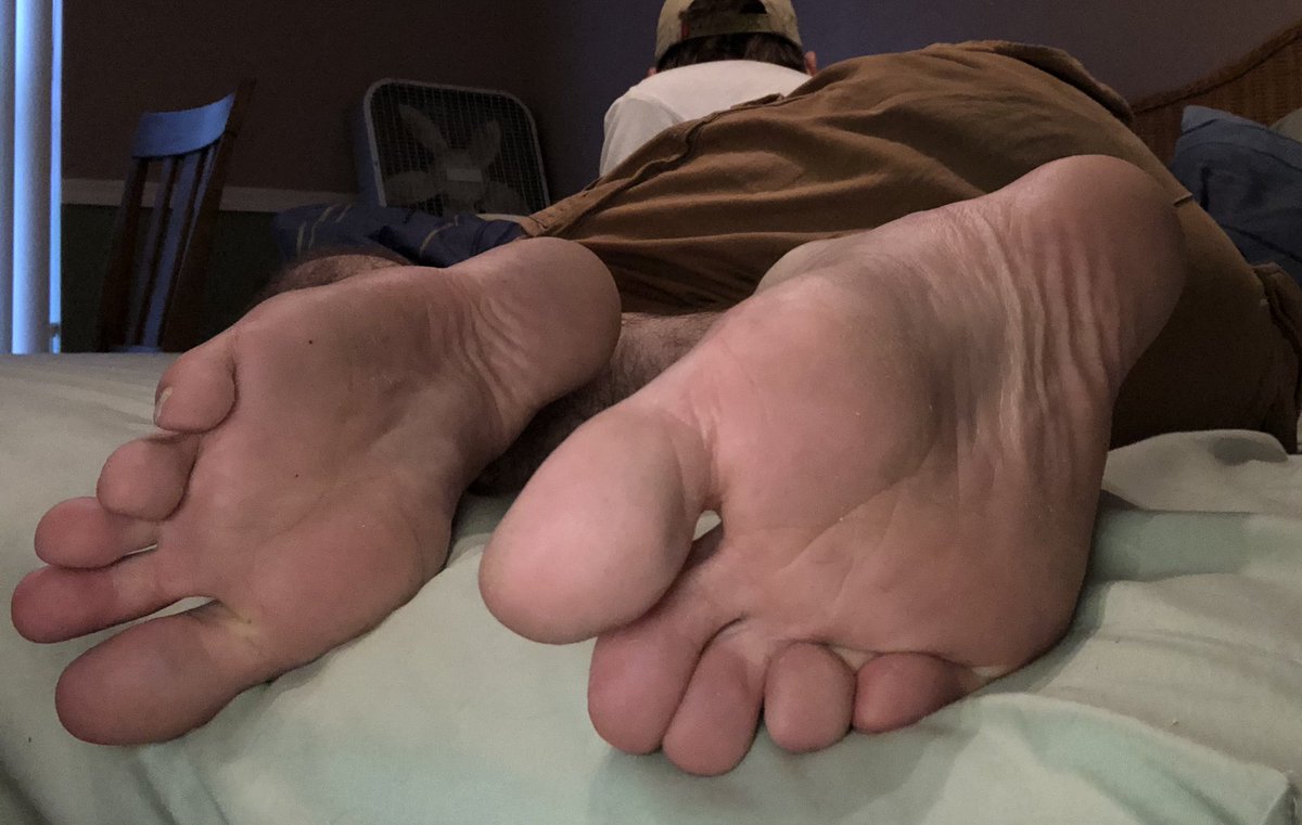 Male Feet FL tweet media