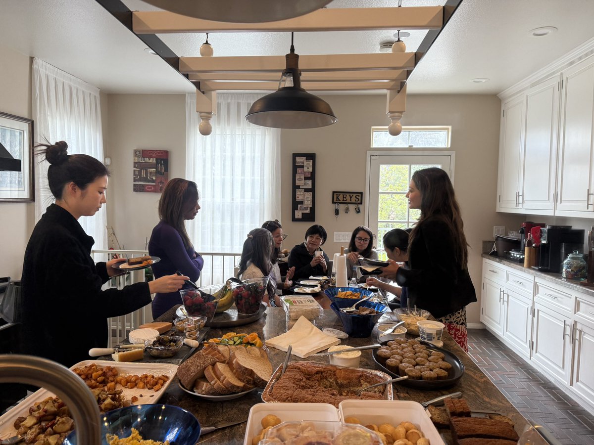 DesertTraumaMom's tweet photo. #WiSA Women in Surgery, and Anesthesia spring retreat @LLUMedSchool @LLUHealth @LLU_Careers https://t.co/njiB56pJPs