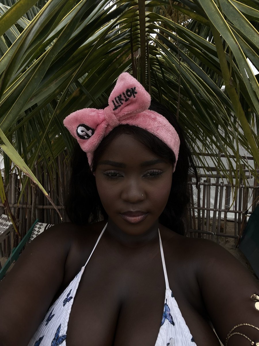 Melanie Lysa tweet media