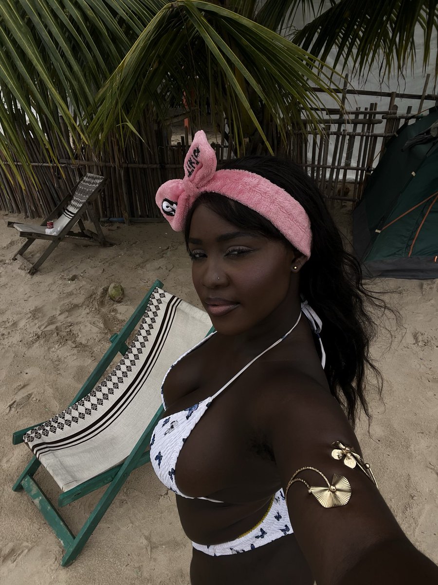 Melanie Lysa tweet media