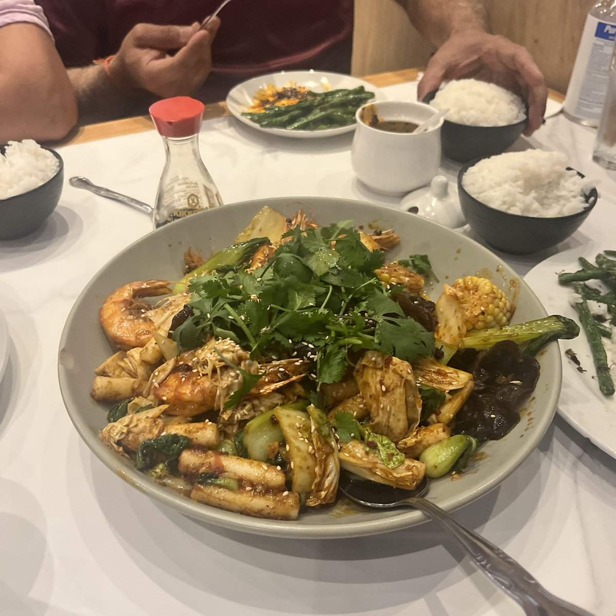 juschi11en's tweet image. Chinese food with my parents... tomato egg drop soup, steamed shrimp dumplings, dry fried green beans, and a spicy shrimp dry pot #delishus #lunch #Chinese #sichuan