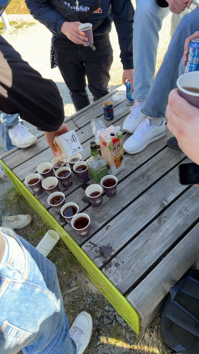 ChristerNN's tweet photo. Parkplatz whiskey og 1P, ræva kamp men dette stopper ikke oss! Strømmen neste💥🔜 https://t.co/67vv1gw3It
