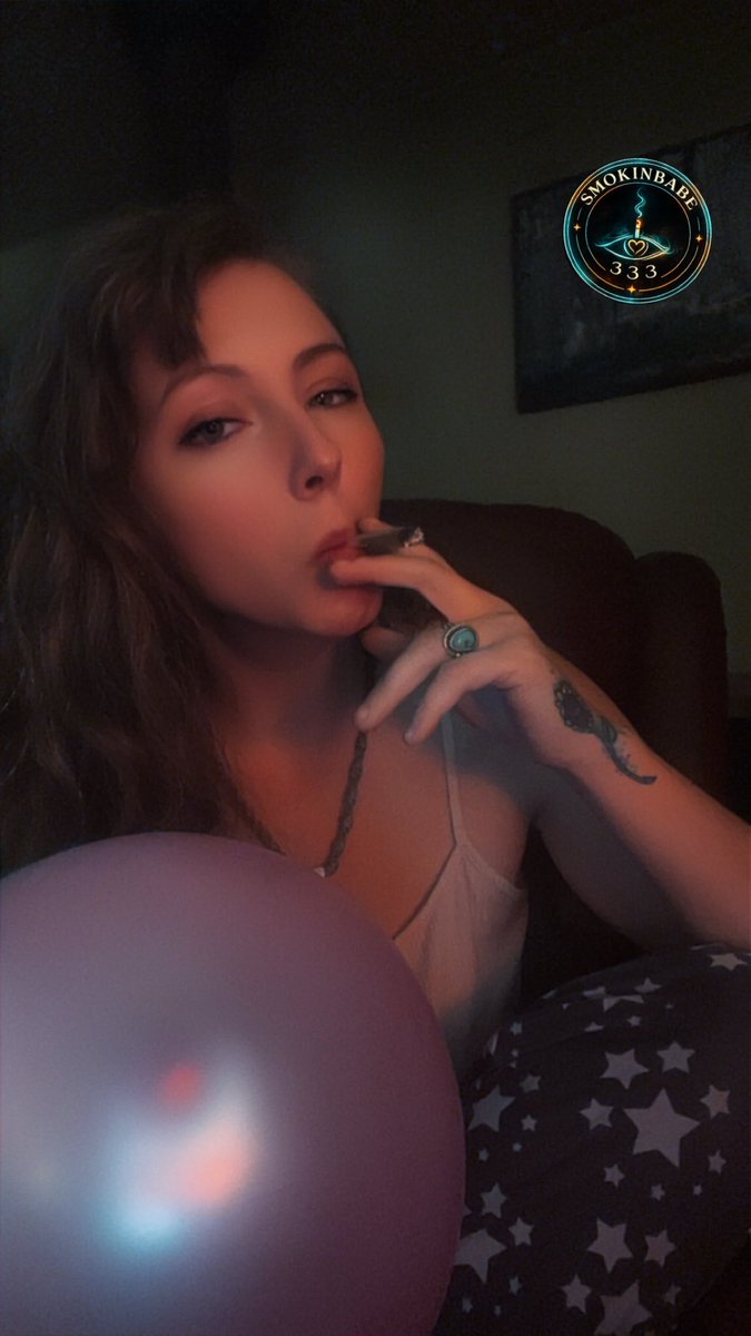 Smokinbabe_333's tweet image. 420Loons #smoking #looner #smokingfetish #balloons