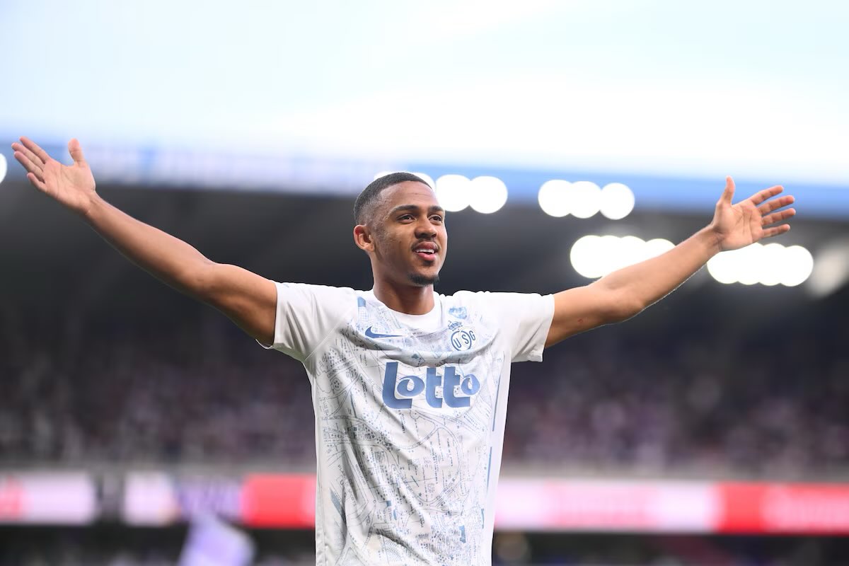 BRUXELLES RETROUVE SES VRAIES COULEURS 💛💙

L’Union s’impose 1-3 dans le derby bruxellois face un bon Anderlecht. Un match tout en gestion et en sérieux ! Bravo ! 💪

#ANDUSG