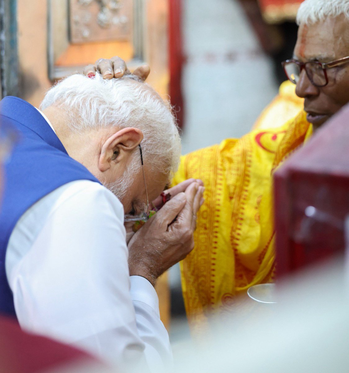 narendramodi's tweet image. কলকাতায় ঠনঠনিয়া কালীবাড়ির কিছু মুহূর্ত।