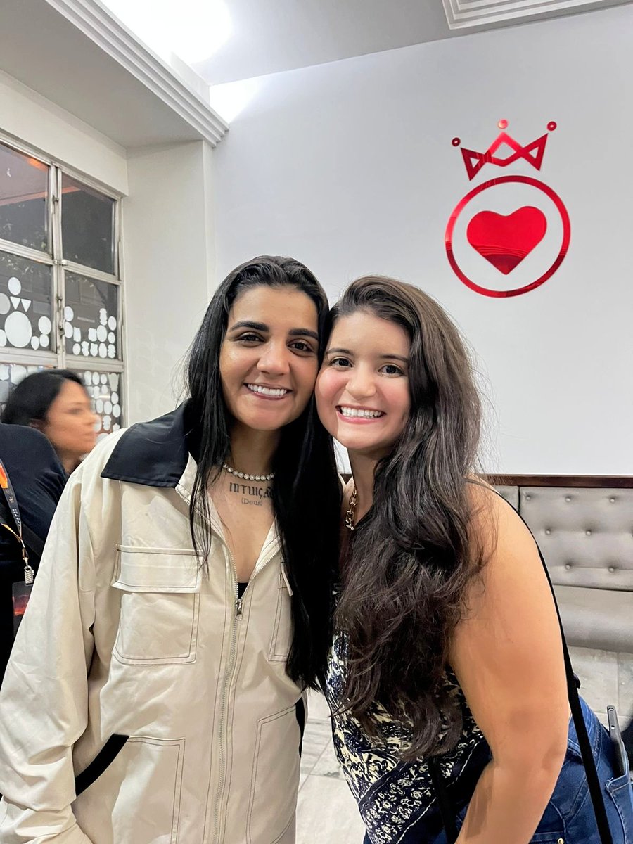 thisvick's tweet photo. Amei te conhecer, continue sendo essa artista maravilhosa 💕🚀
@yasminsantos #yasminsantos #sertanejobom #leopoldinamg #showzaço https://t.co/ACy1tEJbeh