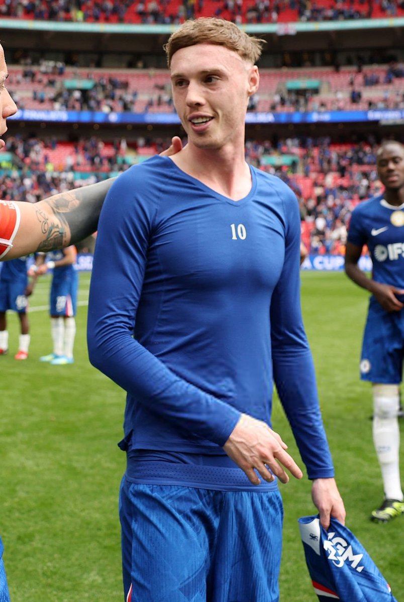 Random Feed tweet media