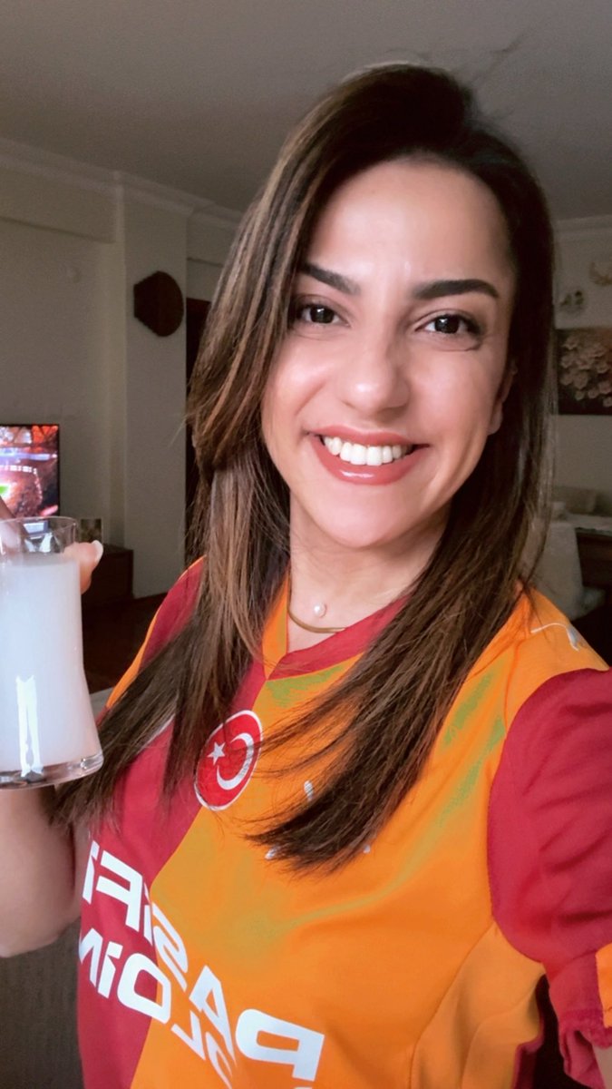 Hooop ümojilendiniz 💛❤️