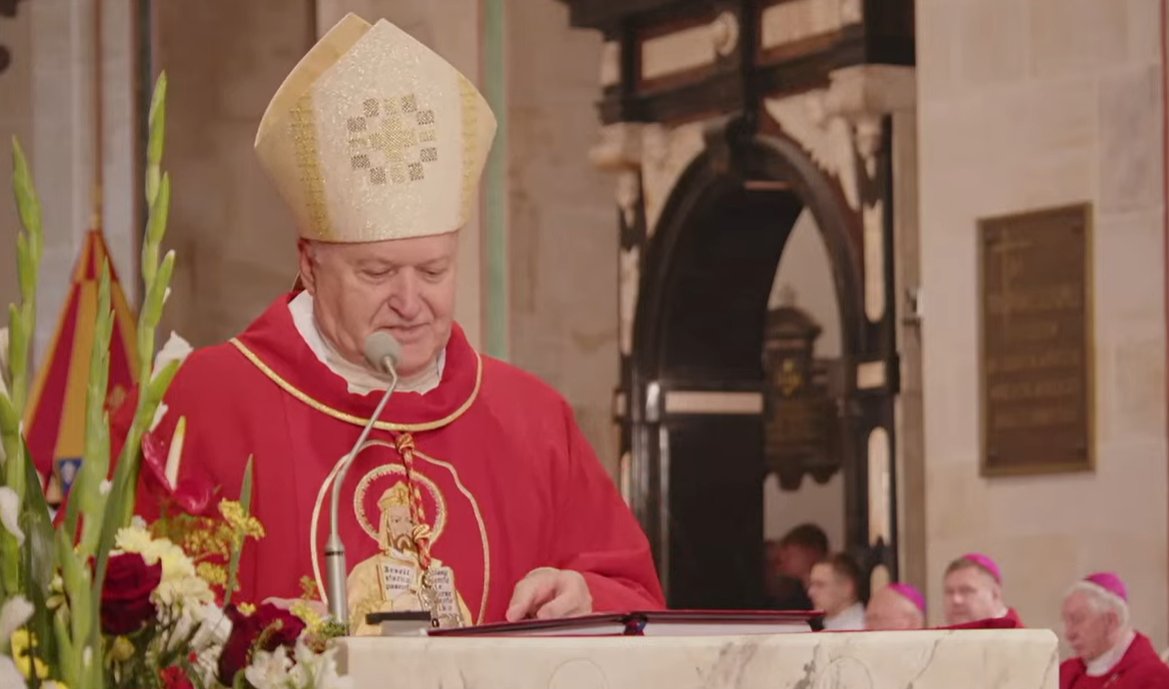 ChurchInPoland's tweet photo. Cardinal László Német SVD in Gniezno: St. Adalbert became not only the patron of Poland, but also of Europe […] He was a European saint even before the idea of a united Europe came into being […] The figure of St. Adalbert calls us to work for Europe. https://t.co/AI5OqAdFjy