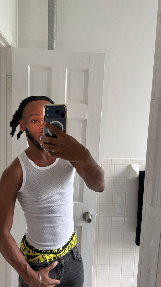 sajavien's tweet photo. YN 🥷🏾 #gayboy #newyork #blackgay #fineshyt https://t.co/2JCM5CluMq