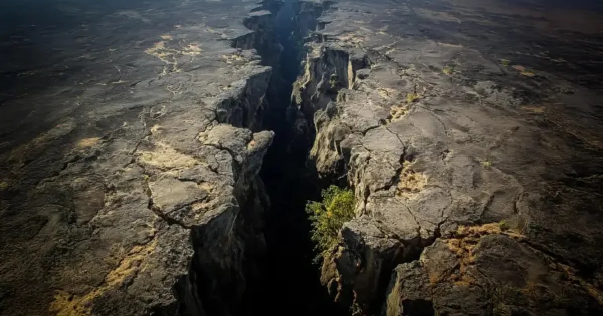 TrueHeartedKe's tweet image. Turkana’s Crust Thinning Echoes in Kenyan Couples Facing Modern Strain

A team of geophysicists from the University of Nairobi and the International Rift Consortium published a startling analysis of the Turkana Rift last week. Hi...

#Geology #Kenya
truehearted.co.ke/blog/turkana-s…