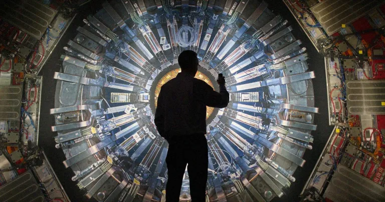 forallcurious's tweet photo. 🚨: Last year scientists in Switzerland, who wanted to stimulate the Big Bang that formed the Universe, ACCIDENTALLY TURNED LEAD INTO GOLD https://t.co/n8kcTZ3DjP
