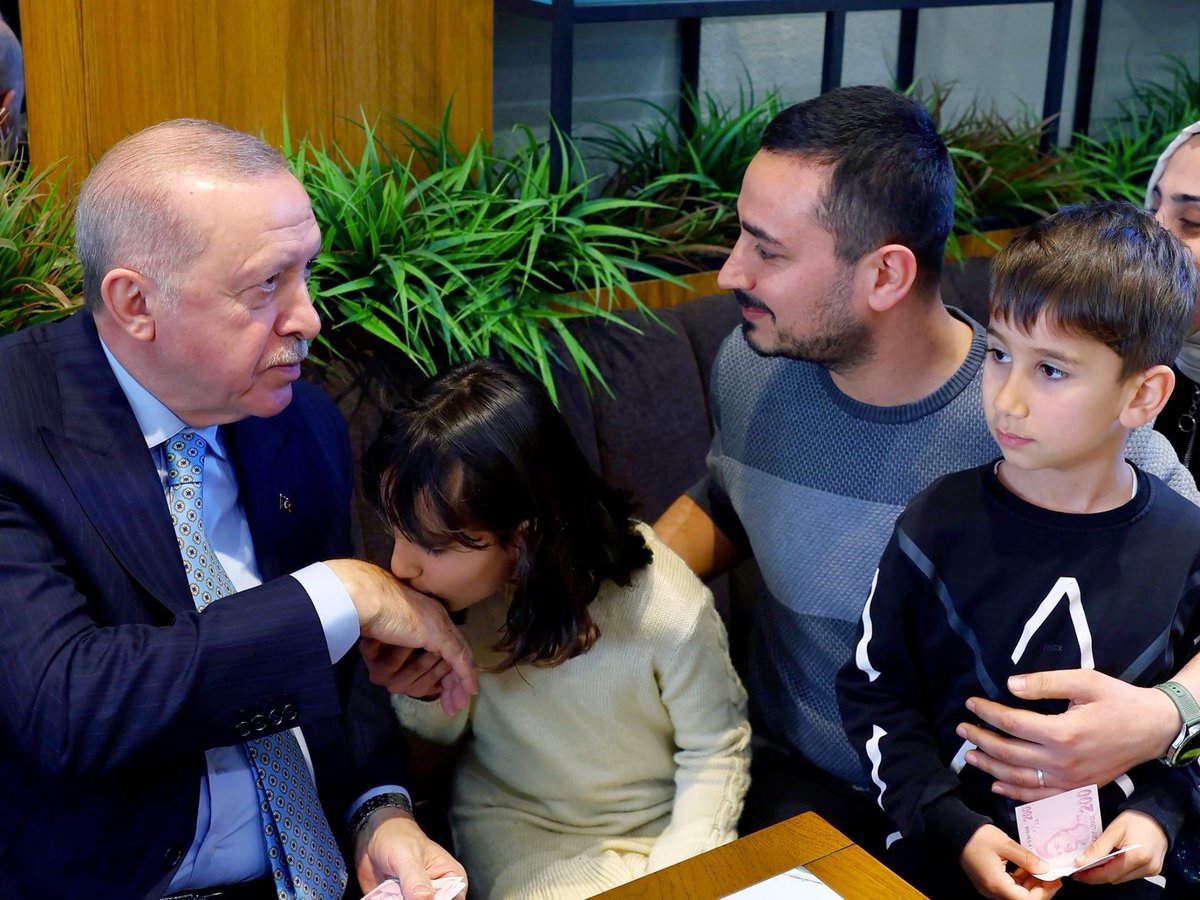 halithizir's tweet photo. Milletin adamı @RTErdogan https://t.co/Zm3Jnjbk39