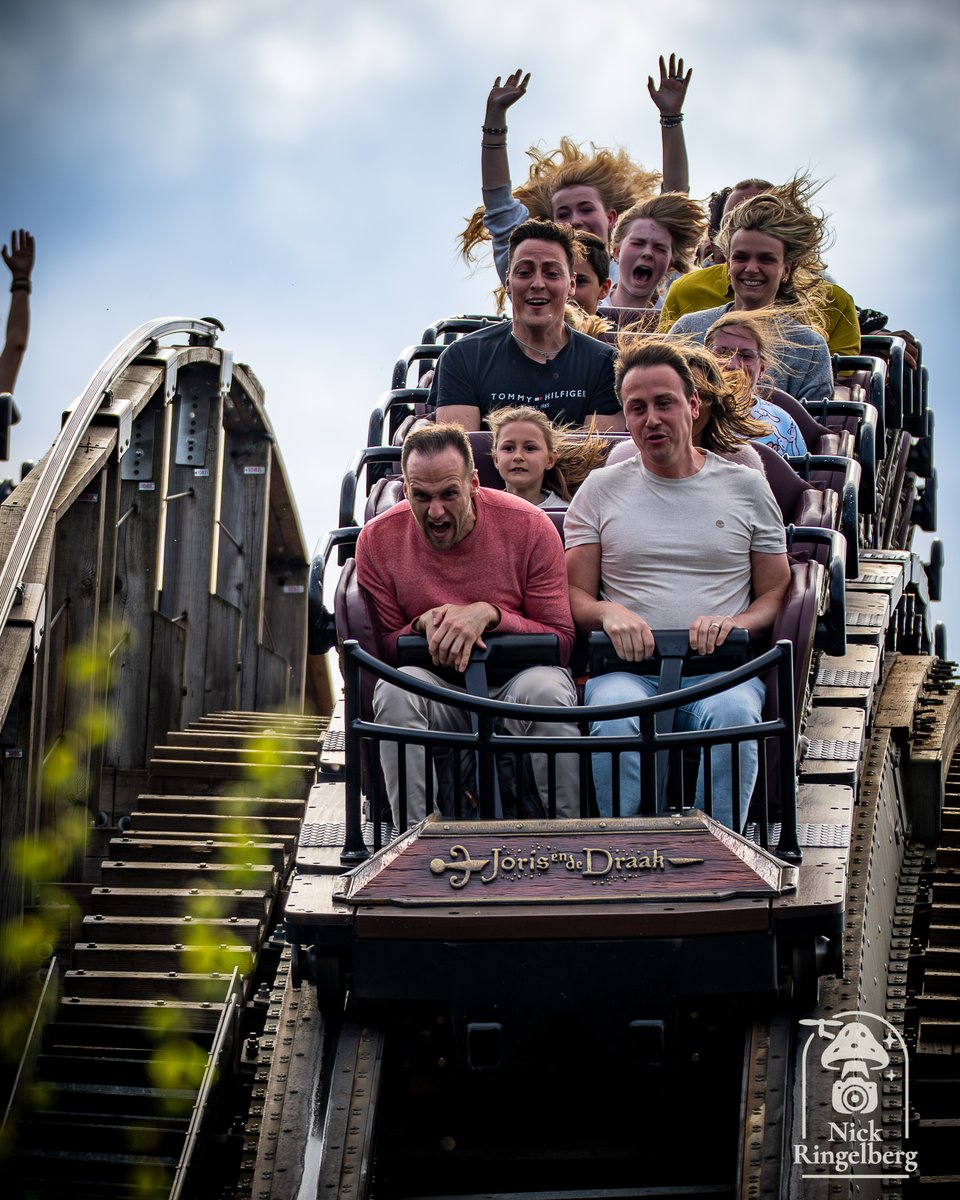 RingelbergNick's tweet photo. Welk team ben jij in Joris en de Draak?
Team handjes omhoog 🙌
Team ik gil alles bij elkaar 😱
Of team ogen dicht tot het voorbij is? 🙈
#efteling #jorisendedraak #rollercoaster #achtbaan #themepark #pretpark #eftelingfans #themeparklife #rollercoasterfun #dagjeefteling
📍 … https://t.co/etGxhY63Xe