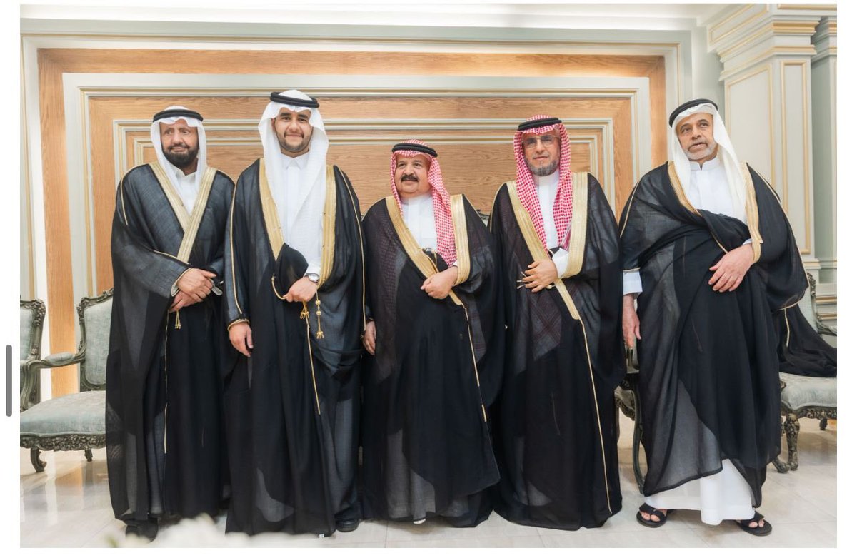 MohimeedFamily's tweet photo. بارك الله لهما وبارك عليهما
 وجمع بينهما بخير 
نبارك لابن العم 
سلطان بن محمد المحيميد
 زواج كريمته من الشاب 
فارس بن عبدالعزيز أبالخيل 
وذلك في يوم الخميس 23/04/2026 
في مدينة بريدة بالقصيم
 سائلين الله لهم التوفيق 
#المحيميد
#الرباع
#بني_وائل
#القصيم https://t.co/lmJvO19K3a