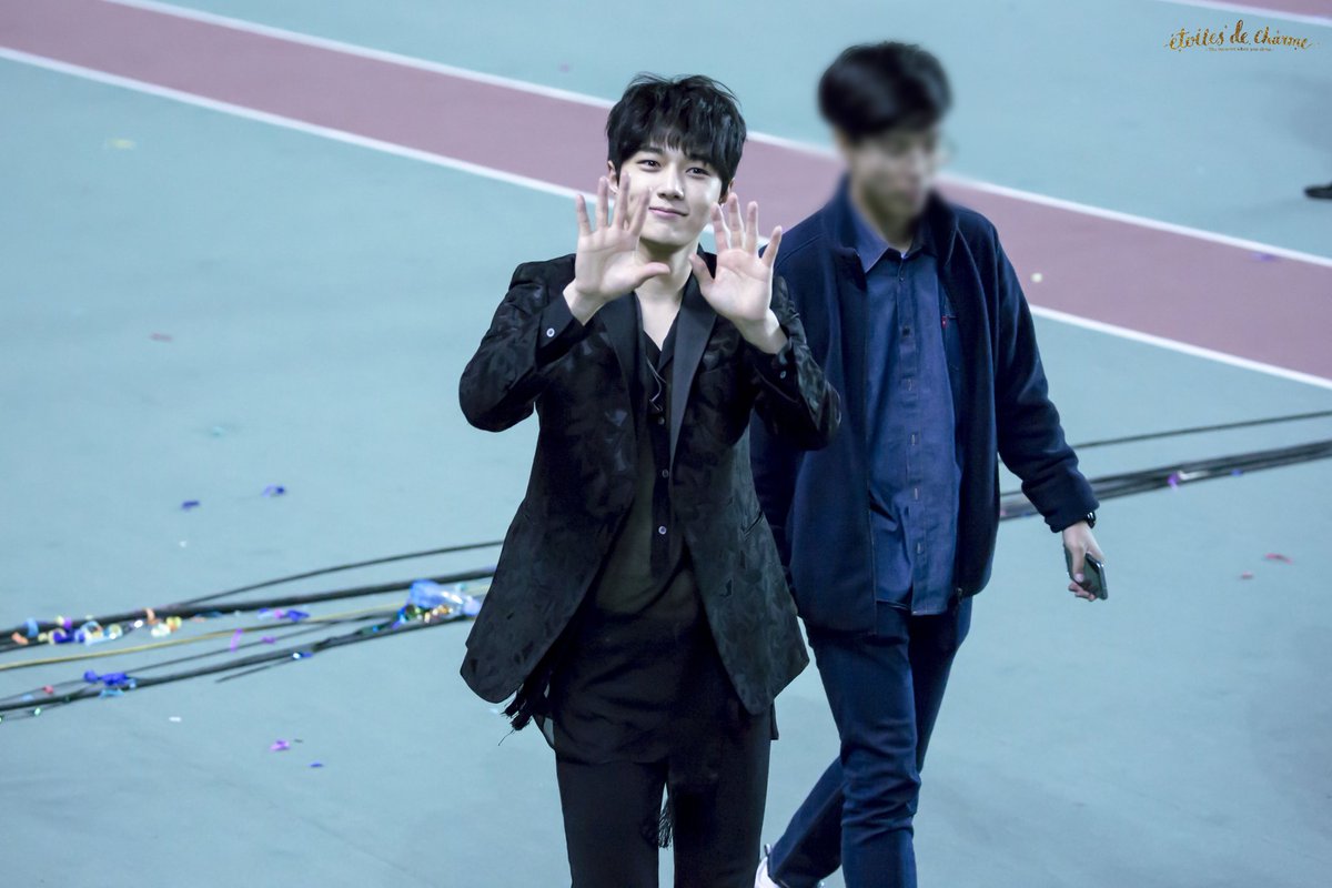 kmsL_ove_4ever's tweet image. #김명수 #명수 #L #엘  #INFINITE #인피니트
20170427 

인사도 이뻐