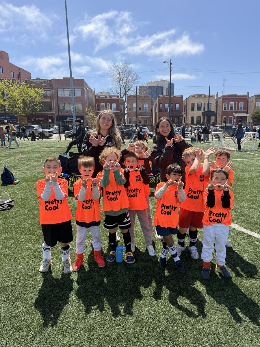 UIC_WSOC's tweet photo. We had a blast getting in the community with Haas Youth Soccer! 

#ChicagosCollegeTeam https://t.co/jUMBCZsag9