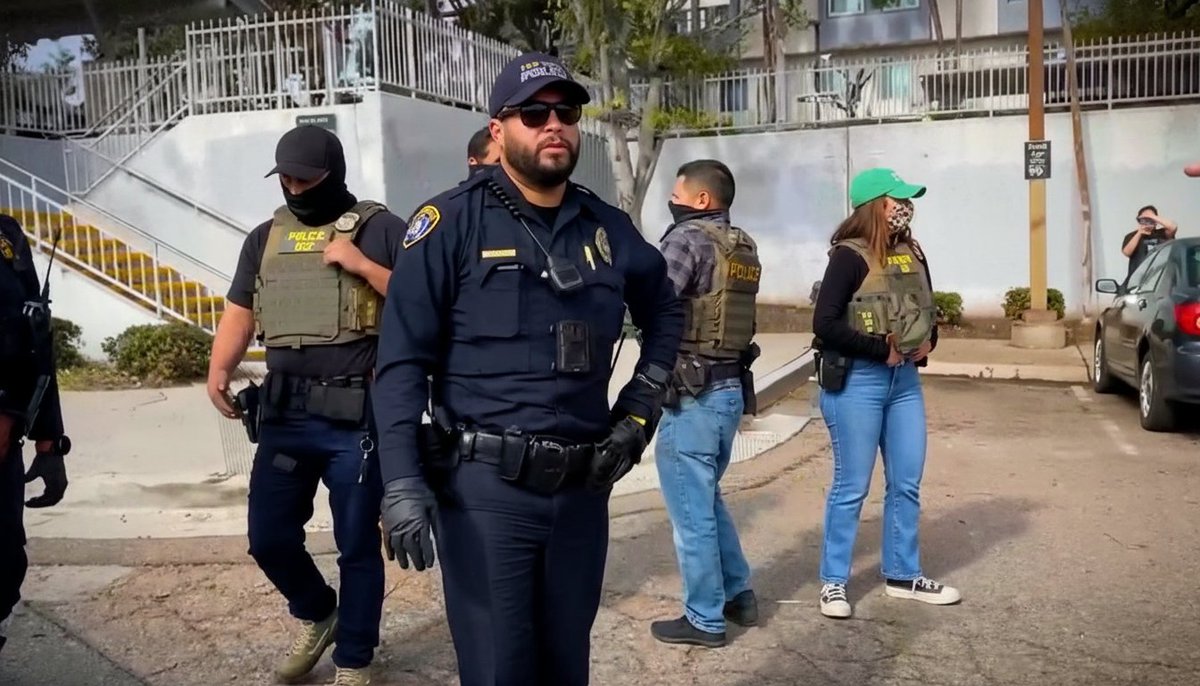 KSDY50tv's tweet image. ksdy50.com/california-ley… | California avanza leyes que limitan a agentes migratorios en hospitales, los proyectos SB 915 y SB 1323 buscan proteger privacidad y comunicación de pacientes detenidos.

#California #Inmigración #ICE #KSDYNoticias