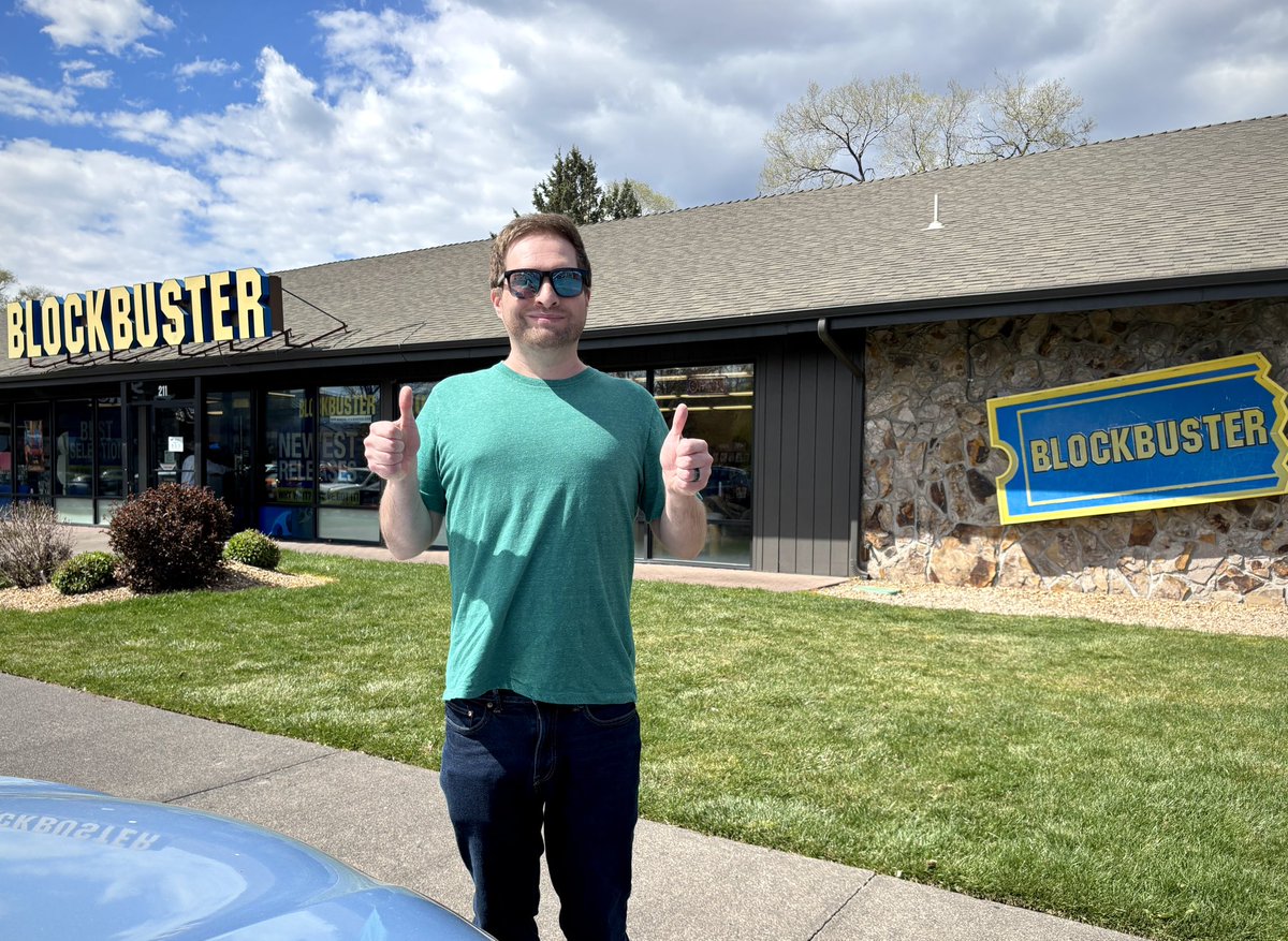 Hat Stack Mike tweet media