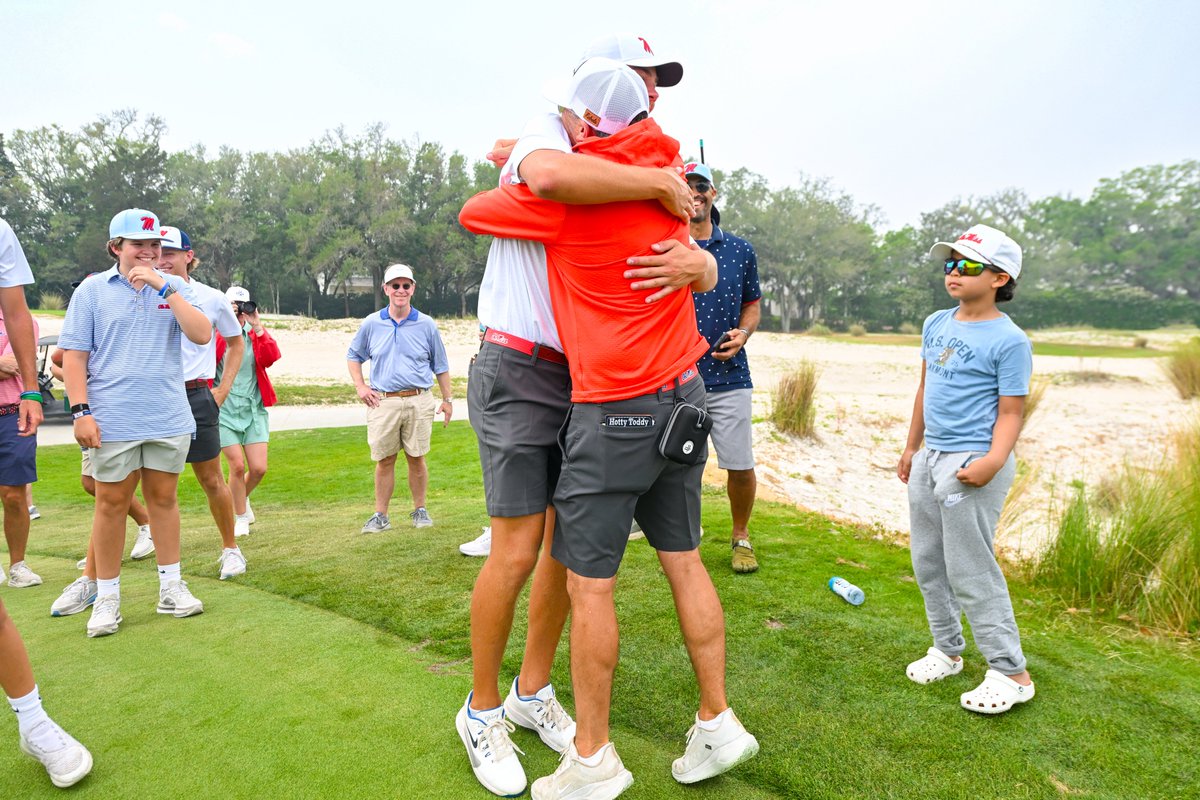 Just a bunch of guys who genuinely love each other ❤️

<a href="/coachmalloy12/">Chris Malloy</a> 

#HottyToddy | #CometotheSip