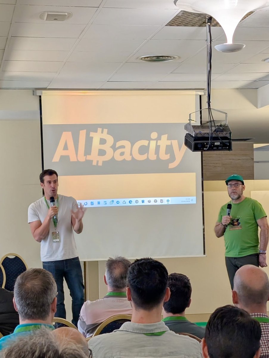 btc4pobres's tweet photo. No hubo forma de incomodar a @javierbitcoin Tiene respuesta para todo! Grande!
#AlbaCity https://t.co/fRJAvnriMD