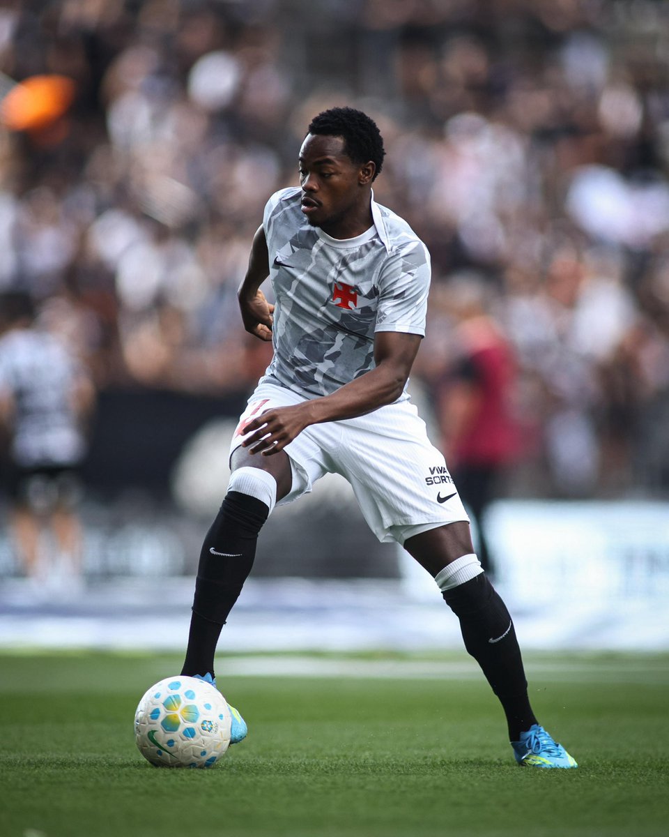 VascodaGama's tweet image. Prontos para mais uma batalha! ⚔️💢

📸: Dikran Sahagian | #VascoDaGama